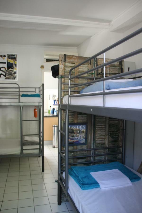 Ostello Au Petit Chez Soi Cassis Esterno foto